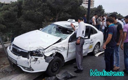 Bakıda ağır qəza: Sıxlıq yarandı - FOTO