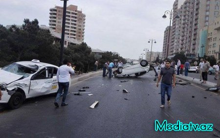 Bakıda ağır qəza: Sıxlıq yarandı - FOTO