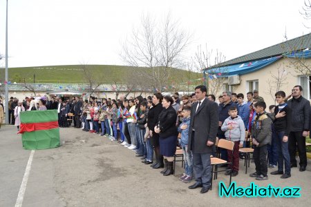 Füzuli rayon İcra Hakimiyyətinin başçısı  “N” saylı Hərbi Hissəsində xidmət edən əsgər və zabitlərlə görüş keçirmişdir - FOTOLAR 