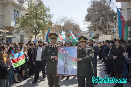 Nərimanov rayonunda qəhrəman şəhid son mənzilə yola salınmışdır - FOTOLAR