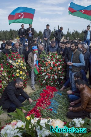 Nərimanov rayonunda qəhrəman şəhid son mənzilə yola salınmışdır - FOTOLAR