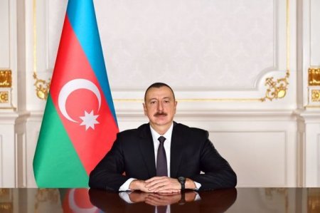 Dünya kuboku Azərbaycan prezidentinə təqdim edilib
