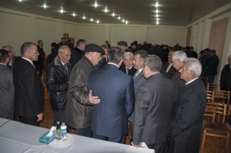 Nərimanov Rayon İcra Hakimiyyəti başçısı Abdin Fərzəliyev Təbriz küçəsi 55 ünvanda sakinlərlə növbəti səyyar qəbul keçirmişdir