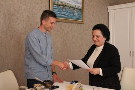 BSU-nun rektoru xarici qonaqları qəbul edib