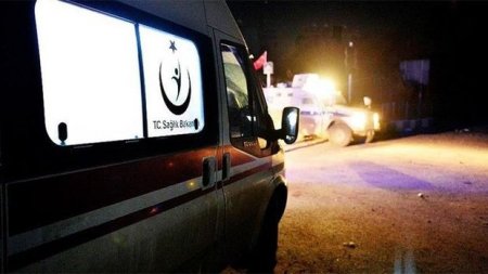 Türkiyədə polis maşını partladıldı: Bir şəhid, səkkiz yaralı var
