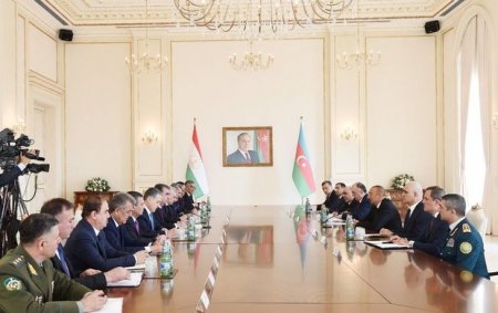 Azərbaycan və Tacikistan prezidentləri danışıqlarda 