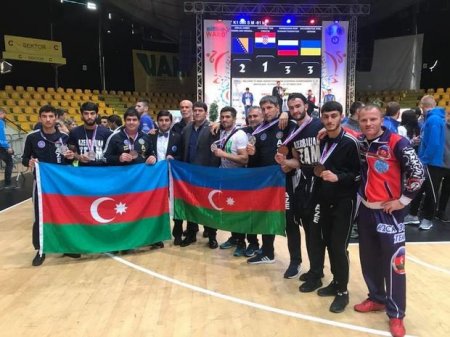Azərbaycan kikboksçuları AÇ-dən yeddi medalla qayıdır - FOTO