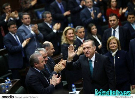 Ərdoğan AKP-nin toplantısında prezident seçildi