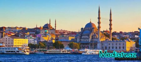 Azərbaycanlılar pullarını kütləvi şəkildə Türkiyəyə daşıyır