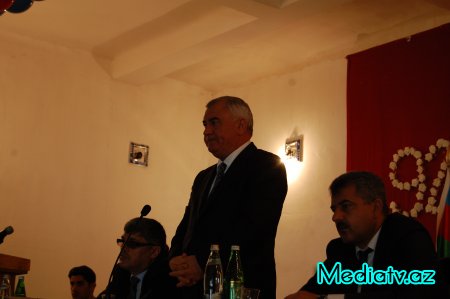 Füzuli RİH başçısı məcburi köçkünlərlə görüşdü