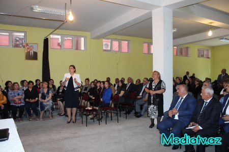 Füzuli RİH başçısı məcburi köçkünlərlə görüşdü