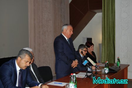 Füzuli RİH başçısı məcburi köçkünlərlə görüşdü