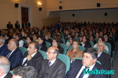 Füzuli RİH başçısı məcburi köçkünlərlə görüşdü