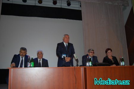 Füzuli RİH başçısı məcburi köçkünlərlə görüşdü