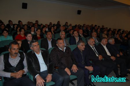 Füzuli RİH başçısı məcburi köçkünlərlə görüşdü