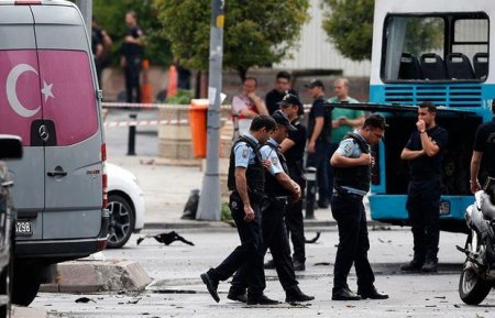 Türkiyədə terrorçularla atışma: Ölənlər var