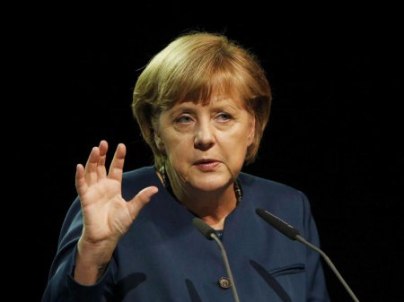 Merkel: "Avropa şirkətləri İrandan getməli olacaq"