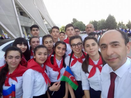 Bakıda məktəb direktorunun erməni sevgisi - Foto